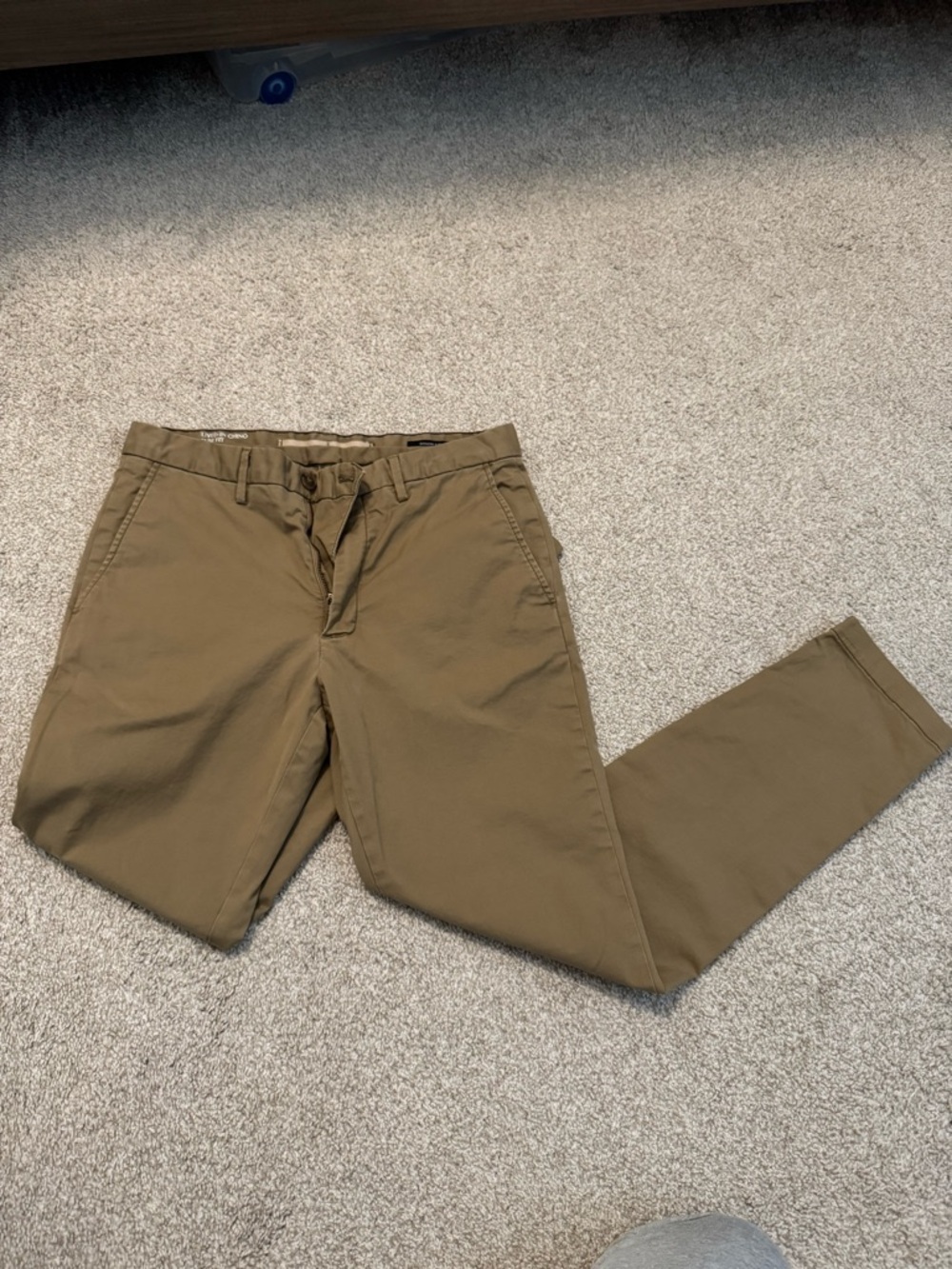 Banana Republic Men's Chinos in Olive